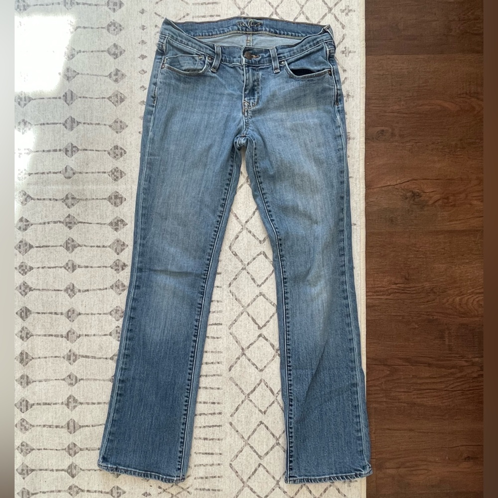 Old Navy - The Flirt Jeans in size 2 regular